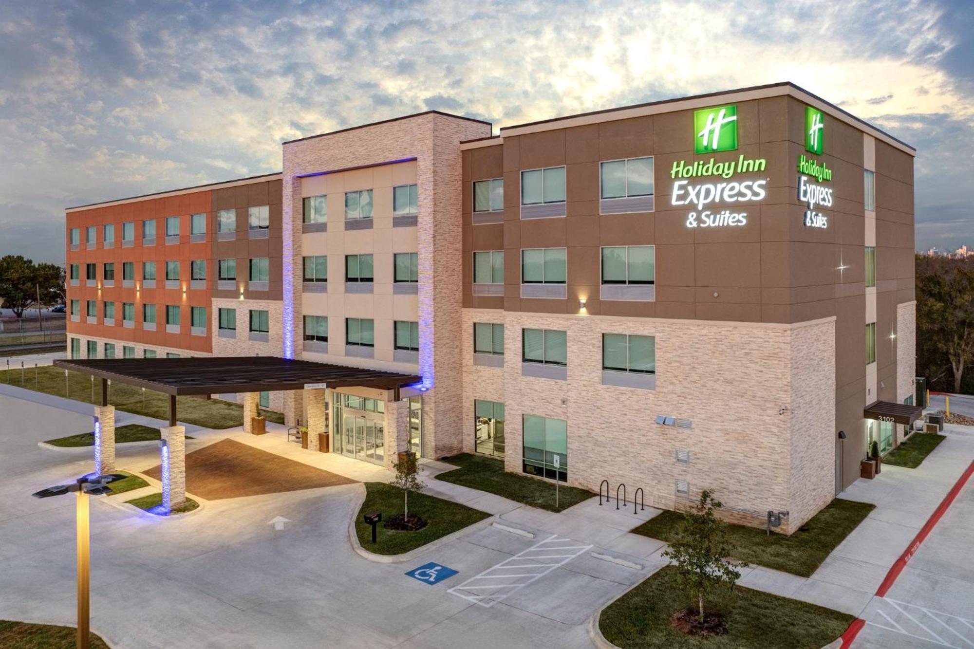 Holiday Inn Express & Suites Austin Airport East By Ihg Exterior foto